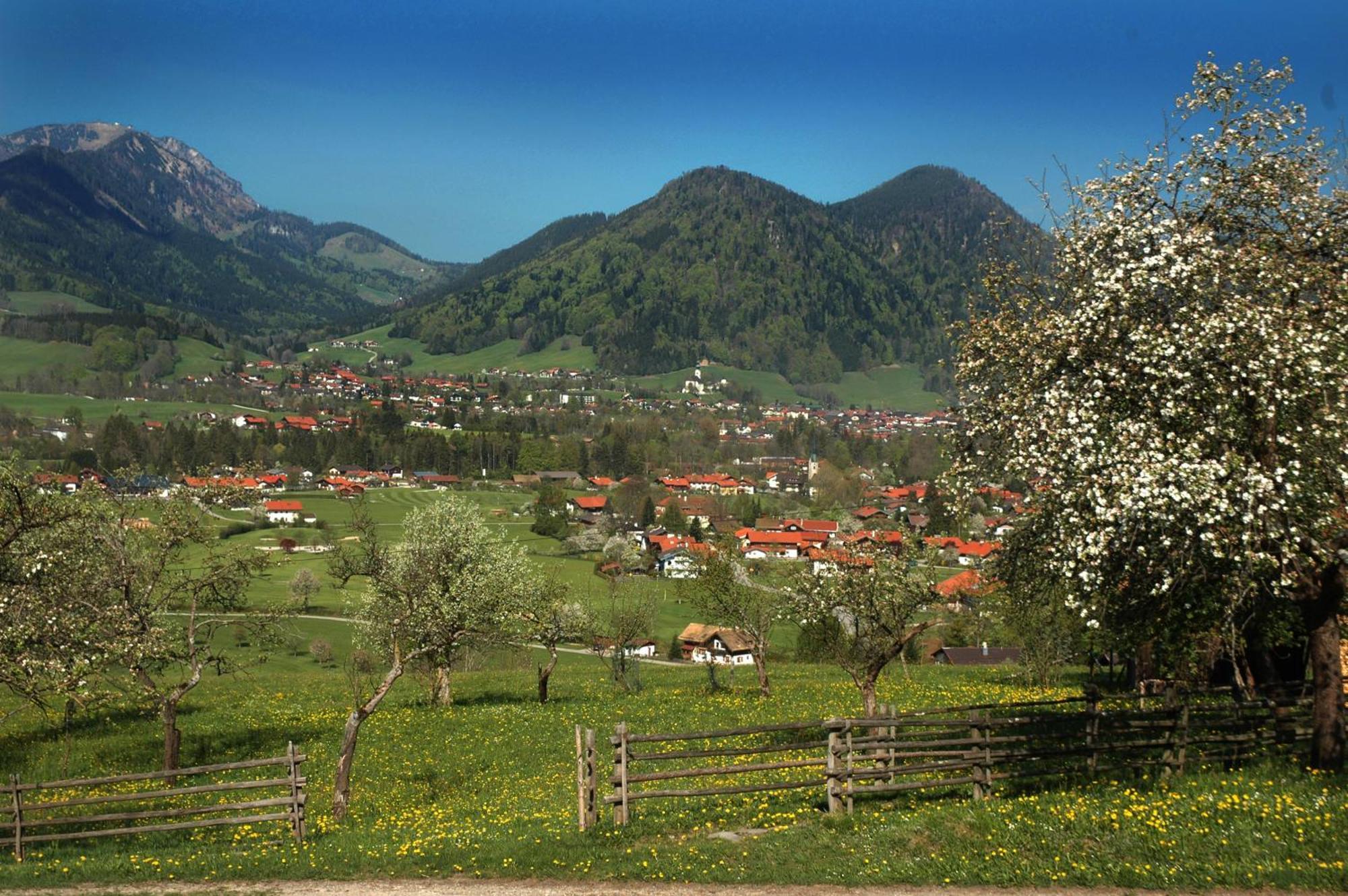 & Beim Waicher Ruhpolding